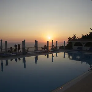 Mouikis Sun Village Λακήθρα
